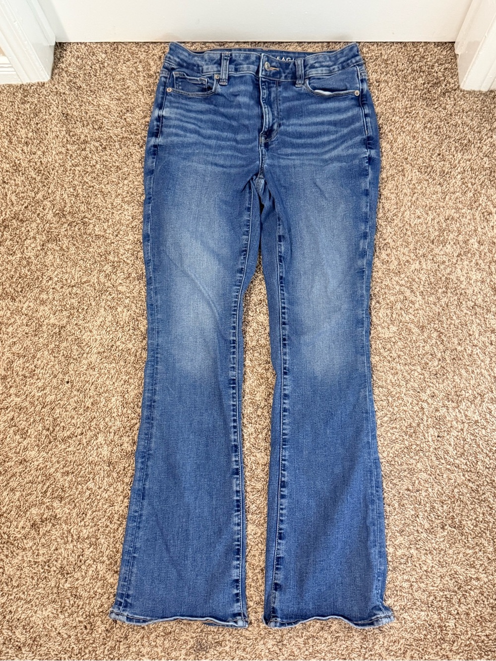 American Eagle women’s Blue Bootcut Jeans - Classic Mid Wash